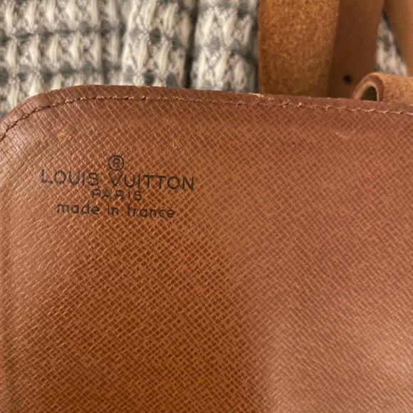 Louis Vuitton - Picture 12 of 15